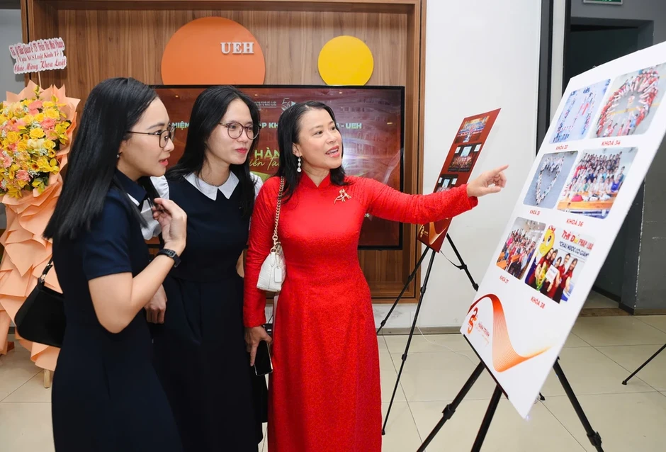 Trường Kinh tế, Luật và Quản lý Nhà nước UEH kỷ niệm 25 năm thành lập Khoa Luật Trường Kinh tế, Luật và Quản lý Nhà nước UEH kỷ niệm 25 năm thành lập Khoa Luật