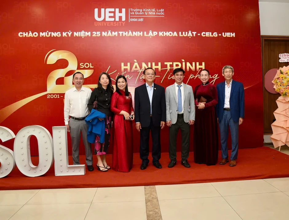 Trường Kinh tế, Luật và Quản lý Nhà nước UEH kỷ niệm 25 năm thành lập Khoa Luật Trường Kinh tế, Luật và Quản lý Nhà nước UEH kỷ niệm 25 năm thành lập Khoa Luật