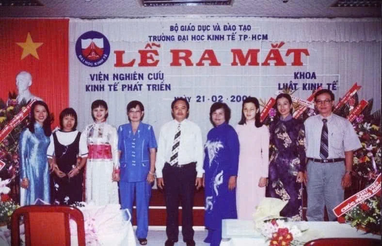 Trường Kinh tế, Luật và Quản lý Nhà nước UEH kỷ niệm 25 năm thành lập Khoa Luật Trường Kinh tế, Luật và Quản lý Nhà nước UEH kỷ niệm 25 năm thành lập Khoa Luật