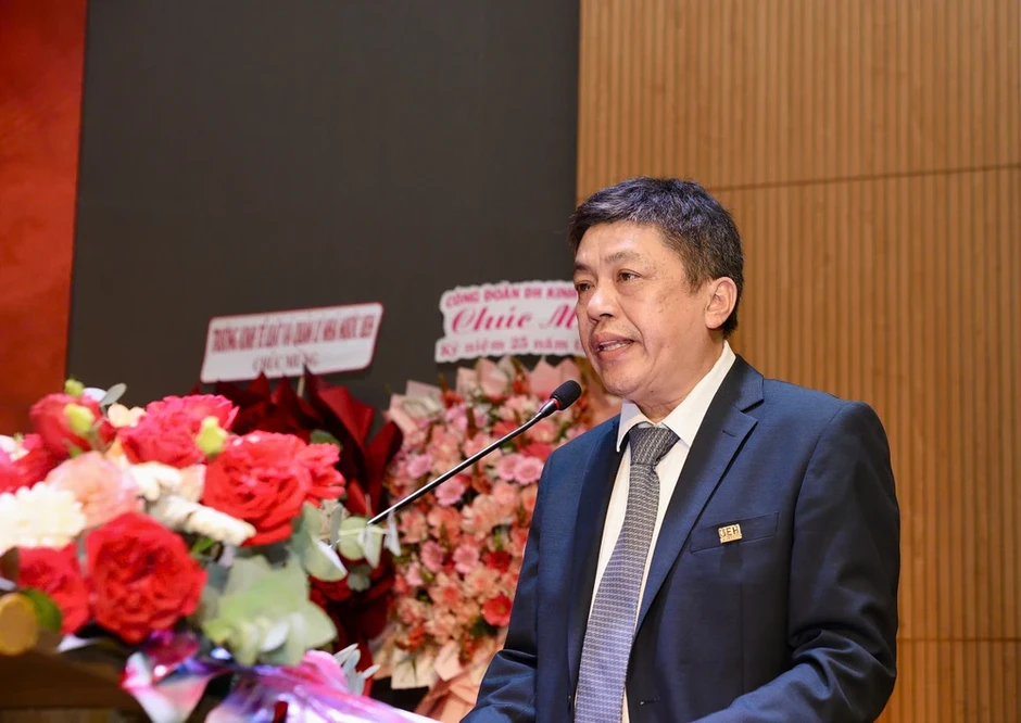 Trường Kinh tế, Luật và Quản lý Nhà nước UEH kỷ niệm 25 năm thành lập Khoa Luật Trường Kinh tế, Luật và Quản lý Nhà nước UEH kỷ niệm 25 năm thành lập Khoa Luật