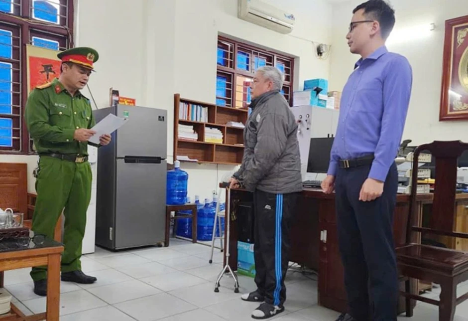 Trưởng thôn bị khởi tố vì tự ý bán 16 thửa đất Trưởng thôn bị khởi tố vì tự ý bán 16 thửa đất