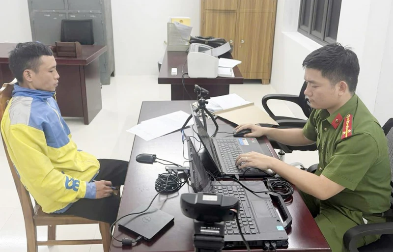 Truy bắt kẻ sát hại vợ vì ghen Truy bắt kẻ sát hại vợ vì ghen