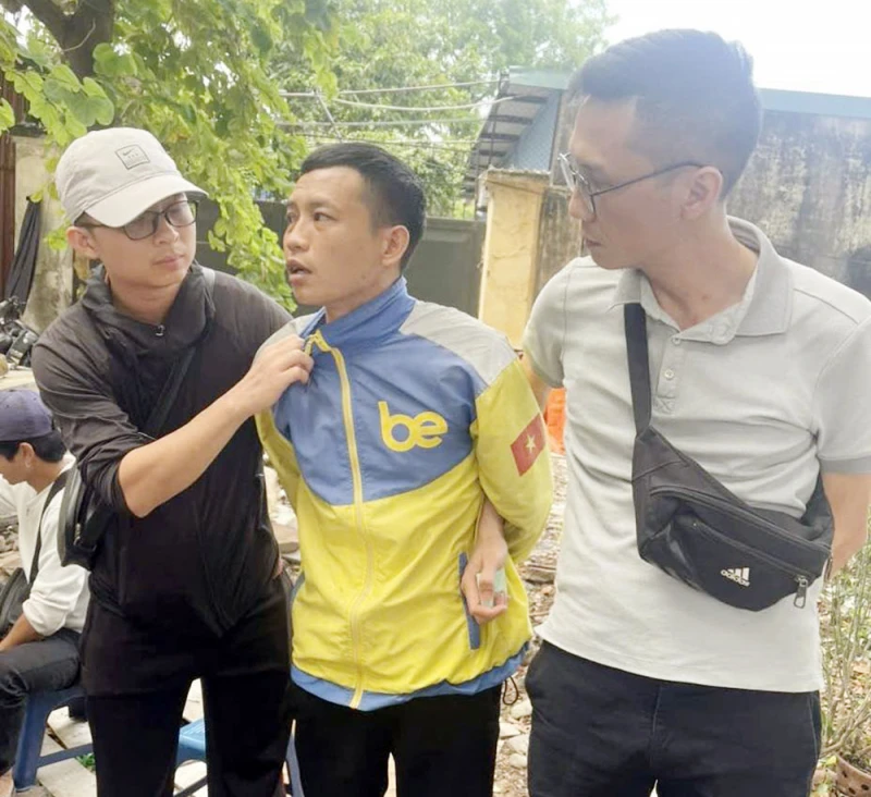 Truy bắt kẻ sát hại vợ vì ghen Truy bắt kẻ sát hại vợ vì ghen