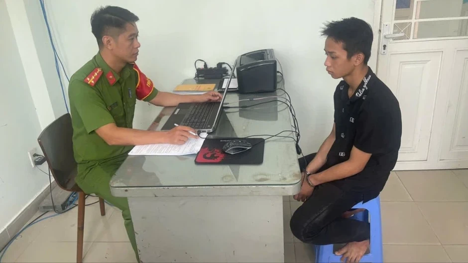 Truy bắt nam thanh niên cướp giật vé số của phụ nữ khuyết tật ở TP.HCM Truy bắt nam thanh niên cướp giật vé số của phụ nữ khuyết tật ở TP.HCM