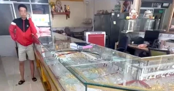 Truy bắt nhóm dùng búa cướp tiệm vàng ở TPHCM