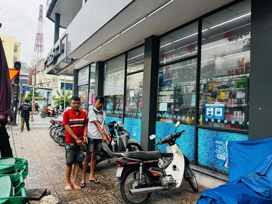 Truy nhanh 2 thiếu niên trộm cắp xe máy rồi đi chơi biển Vũng Tàu Truy nhanh 2 thiếu niên trộm cắp xe máy rồi đi chơi biển Vũng Tàu