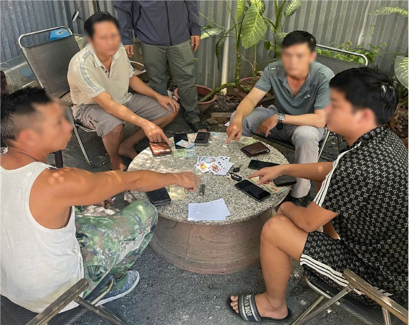 Truy quét các tụ điểm đánh bạc ở Đồng Nai Truy quét các tụ điểm đánh bạc ở Đồng Nai