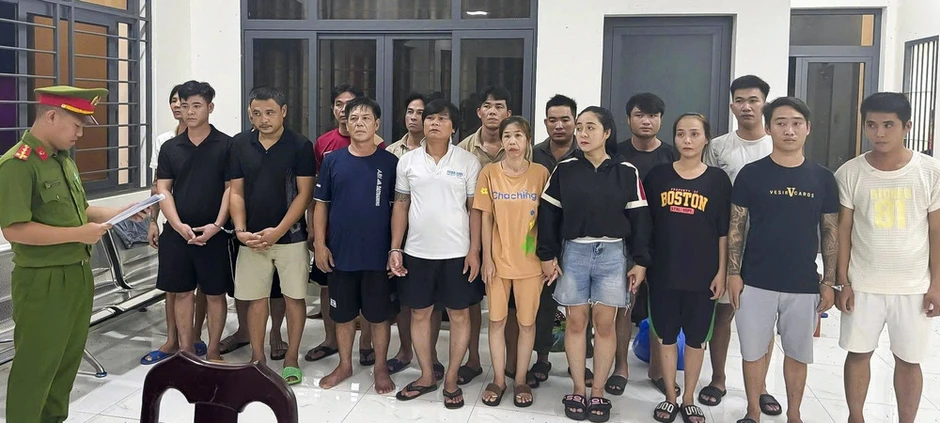 Truy quét “vòi bạch tuộc” ma túy, Công an Thành phố Hồ Chí Minh bắt 17 đối tượng ở nhiều địa bàn Truy quét “vòi bạch tuộc” ma túy, Công an Thành phố Hồ Chí Minh bắt 17 đối tượng ở nhiều địa bàn