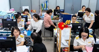 Truy thu thuế với bác sĩ, luật sư, diễn viên: Tránh xâm phạm quyền riêng tư, uy tín công dân