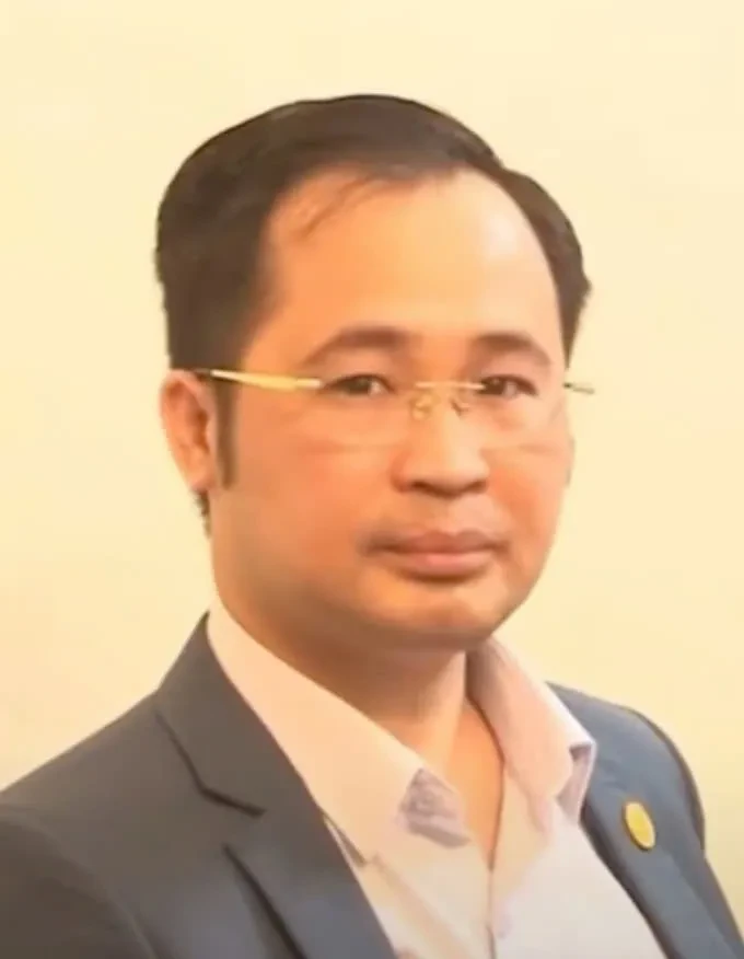 Truy tìm Tổng Giám đốc Công ty cổ phần Tập đoàn vàng bạc đá quý ATV Truy tìm Tổng Giám đốc Công ty cổ phần Tập đoàn vàng bạc đá quý ATV