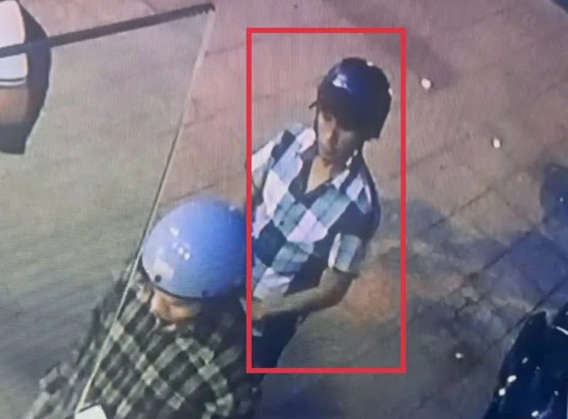 Truy xét người đàn ông chiếm giữ tiền trái phép tại trụ ATM Truy xét người đàn ông chiếm giữ tiền trái phép tại trụ ATM