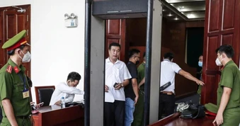 Từ 1/8, không được tự ý mang điện thoại, đồng hồ thông minh vào phiên tòa