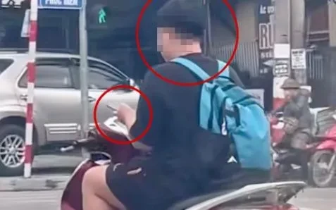 Từ clip trên mạng, Công an Hà Nội xử lý nhanh người vi phạm giao thông Từ clip trên mạng, Công an Hà Nội xử lý nhanh người vi phạm giao thông