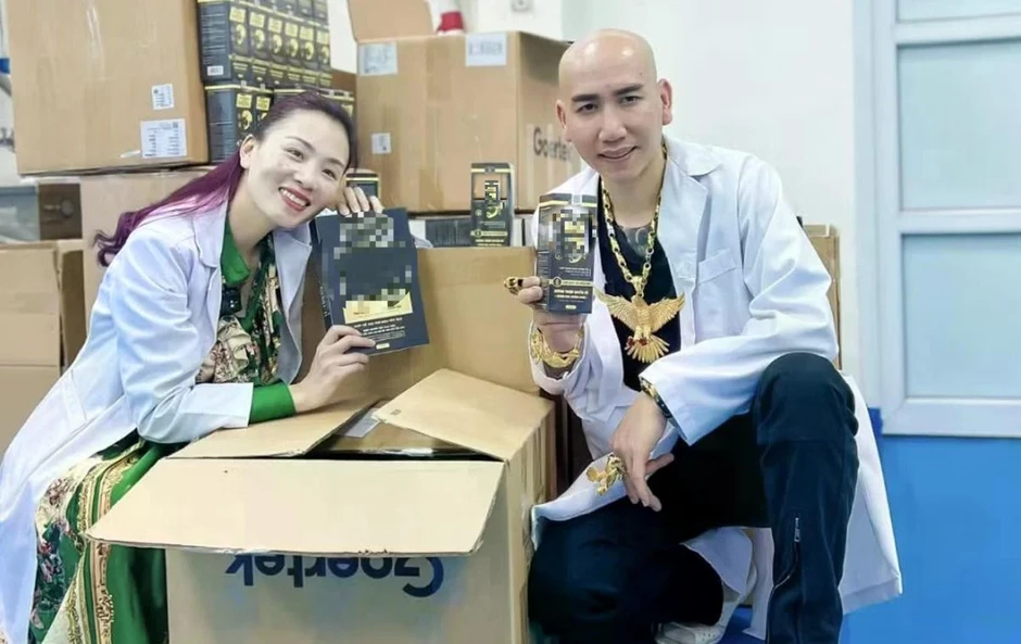 Từ ‘giang hồ mạng’ đến ‘doanh nhân mạng’: Giải mã sự nổi tiếng bằng tai tiếng Từ ‘giang hồ mạng’ đến ‘doanh nhân mạng’: Giải mã sự nổi tiếng bằng tai tiếng