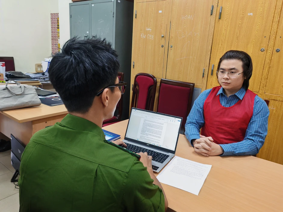 Từ 'giang hồ mạng' đến 'doanh nhân mạng': Nổi tiếng không phải 'lá chắn' trước pháp luật Từ 'giang hồ mạng' đến 'doanh nhân mạng': Nổi tiếng không phải 'lá chắn' trước pháp luật