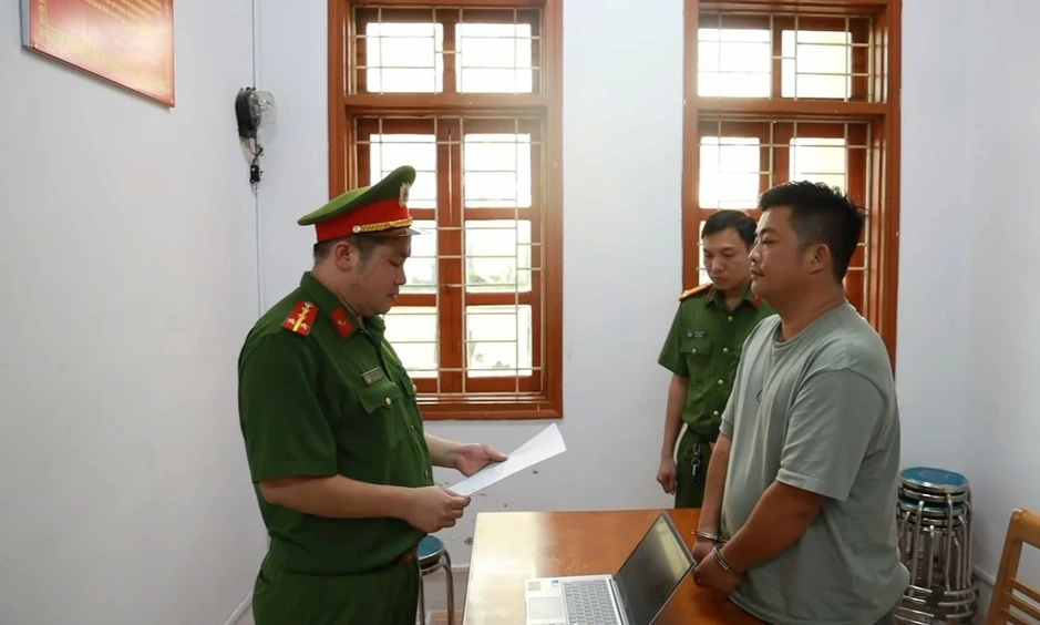 Từ 'giang hồ mạng' đến 'doanh nhân mạng': Nổi tiếng không phải 'lá chắn' trước pháp luật Từ 'giang hồ mạng' đến 'doanh nhân mạng': Nổi tiếng không phải 'lá chắn' trước pháp luật