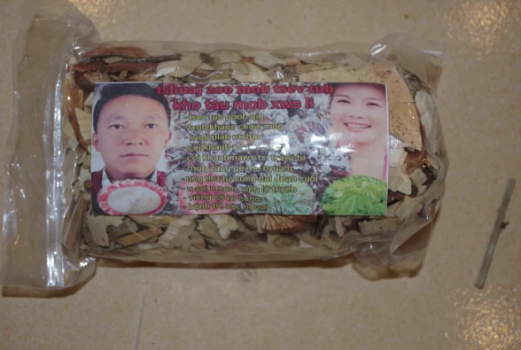 Tự hái cây rừng trộn bán thành “thuốc chữa bệnh”, hai người ở Điện Biên bị khởi tố Tự hái cây rừng trộn bán thành “thuốc chữa bệnh”, hai người ở Điện Biên bị khởi tố