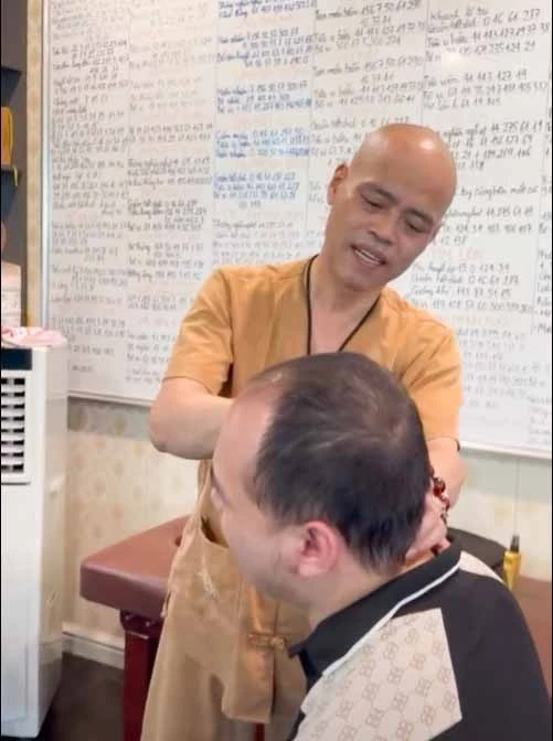 Tự xưng “thần y”, lừa hàng trăm người chiếm đoạt khoảng 1 tỷ đồng ở Bắc Ninh Tự xưng “thần y”, lừa hàng trăm người chiếm đoạt khoảng 1 tỷ đồng ở Bắc Ninh