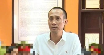 Tuấn 'Thần đèn' đe doạ doanh nghiệp ngay tại trụ sở UBND xã