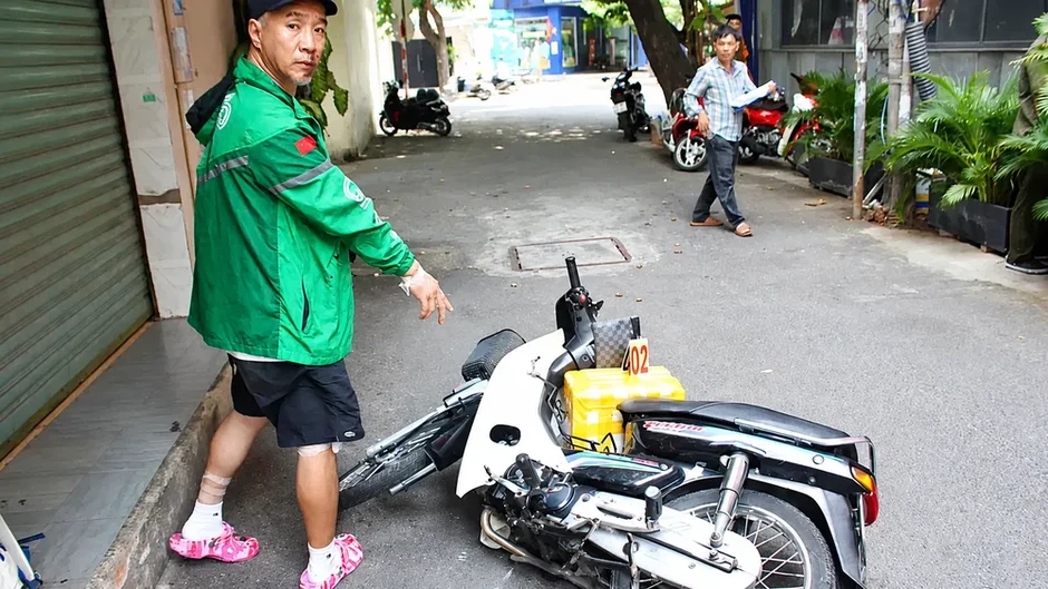 Từng lãnh án tù chung thân về tội cướp giật, Hoàng 'Bác Sĩ' lại "ngựa quen đường cũ" Từng lãnh án tù chung thân về tội cướp giật, Hoàng 'Bác Sĩ' lại "ngựa quen đường cũ"
