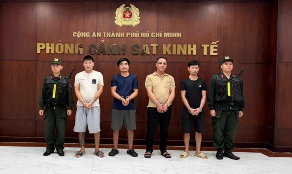 'Tuồn' 1.000 tấn giá đỗ ngâm hóa chất ra thị trường, 4 người bị bắt 'Tuồn' 1.000 tấn giá đỗ ngâm hóa chất ra thị trường, 4 người bị bắt