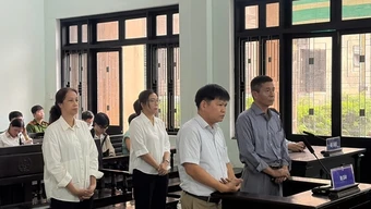 Tuồn gần 20.000 liều vắc xin không qua đấu thầu, cựu Giám đốc và đồng phạm ở CDC Huế lãnh án