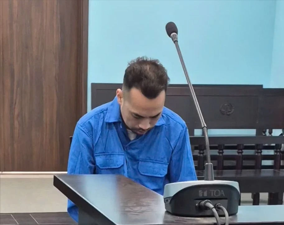Tuyên án bị cáo bỏ trốn sau khi đánh nữ giám đốc, buộc lên xe ô tô, ép trả 9,8 tỉ đồng Tuyên án bị cáo bỏ trốn sau khi đánh nữ giám đốc, buộc lên xe ô tô, ép trả 9,8 tỉ đồng