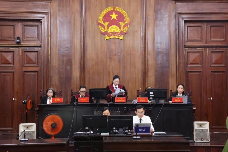 Tuyên án các bị cáo trong vụ chuyển nhượng trái pháp luật khu đất 39 – 39 B Bến Vân Đồn Tuyên án các bị cáo trong vụ chuyển nhượng trái pháp luật khu đất 39 – 39 B Bến Vân Đồn