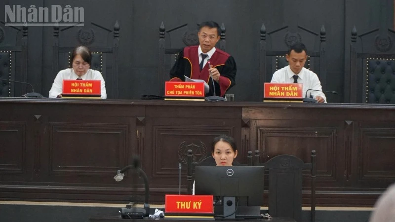 Tuyên án vụ án hình sự “Lợi dụng chức vụ quyền hạn trong khi thi hành công vụ” xảy ra tại Bệnh viện đa khoa vùng Tây Nguyên Tuyên án vụ án hình sự “Lợi dụng chức vụ quyền hạn trong khi thi hành công vụ” xảy ra tại Bệnh viện đa khoa vùng Tây Nguyên