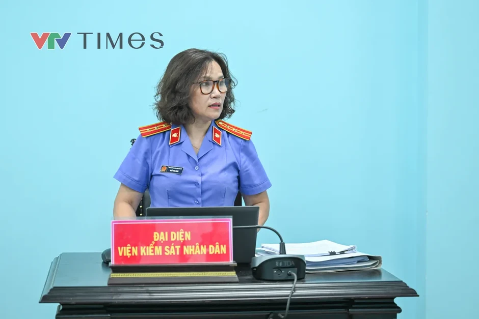Tuyên phạt 20 năm tù với tài xế xe bồn cố ý cán chết nữ sinh ở Hà Nội Tuyên phạt 20 năm tù với tài xế xe bồn cố ý cán chết nữ sinh ở Hà Nội
