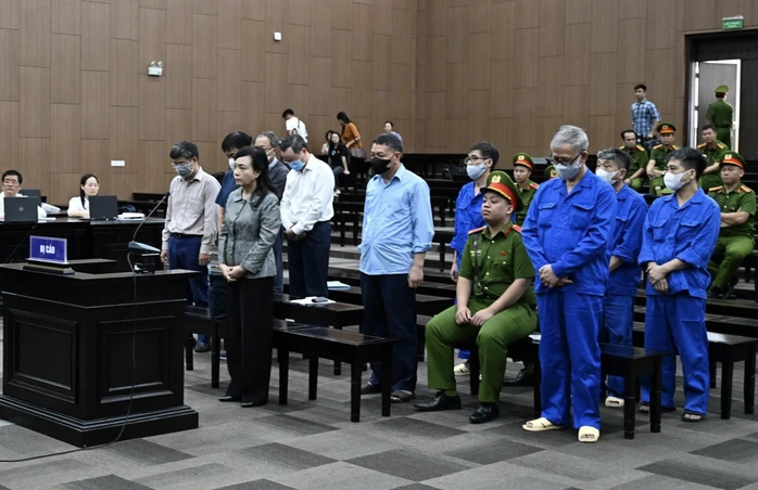 Tuyên phạt cựu Bộ trưởng Bộ Y tế Nguyễn Thị Kim Tiến 6 năm tù Tuyên phạt cựu Bộ trưởng Bộ Y tế Nguyễn Thị Kim Tiến 6 năm tù