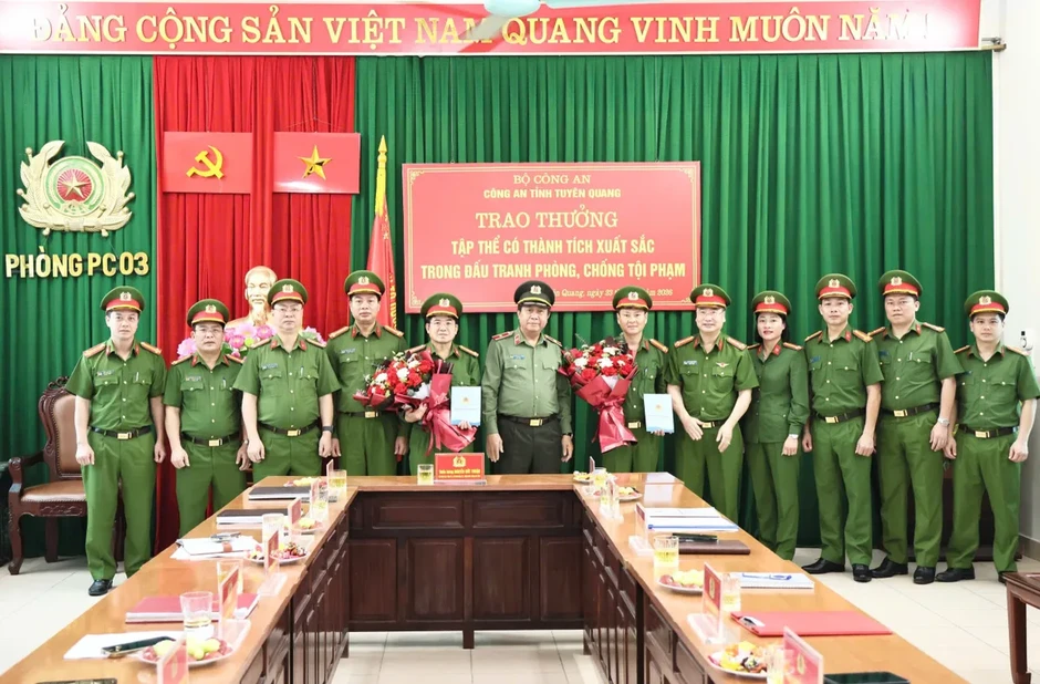 Tuyên Quang: Lật tẩy chiêu nguỵ trang “sắn khô” vận chuyển 710kg pháo nổ xuyên biên giới Tuyên Quang: Lật tẩy chiêu nguỵ trang “sắn khô” vận chuyển 710kg pháo nổ xuyên biên giới