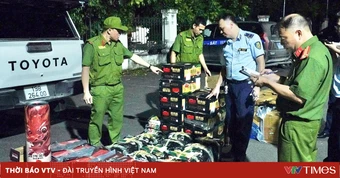 Tuyên Quang: Phát hiện ô tô vận chuyển hơn 1,5 tấn thực phẩm không rõ nguồn gốc