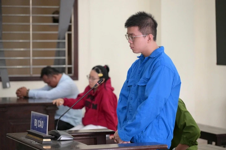 Tuyên tử hình công nhân giết chủ quán nước để cướp tài sản ở Long An Tuyên tử hình công nhân giết chủ quán nước để cướp tài sản ở Long An