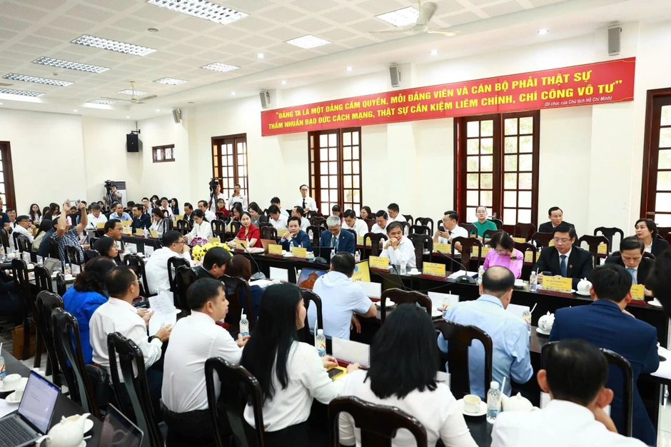 Ứng dụng trí tuệ nhân tạo nâng cao hiệu quả hoạt động tại TAND khu vực Ứng dụng trí tuệ nhân tạo nâng cao hiệu quả hoạt động tại TAND khu vực