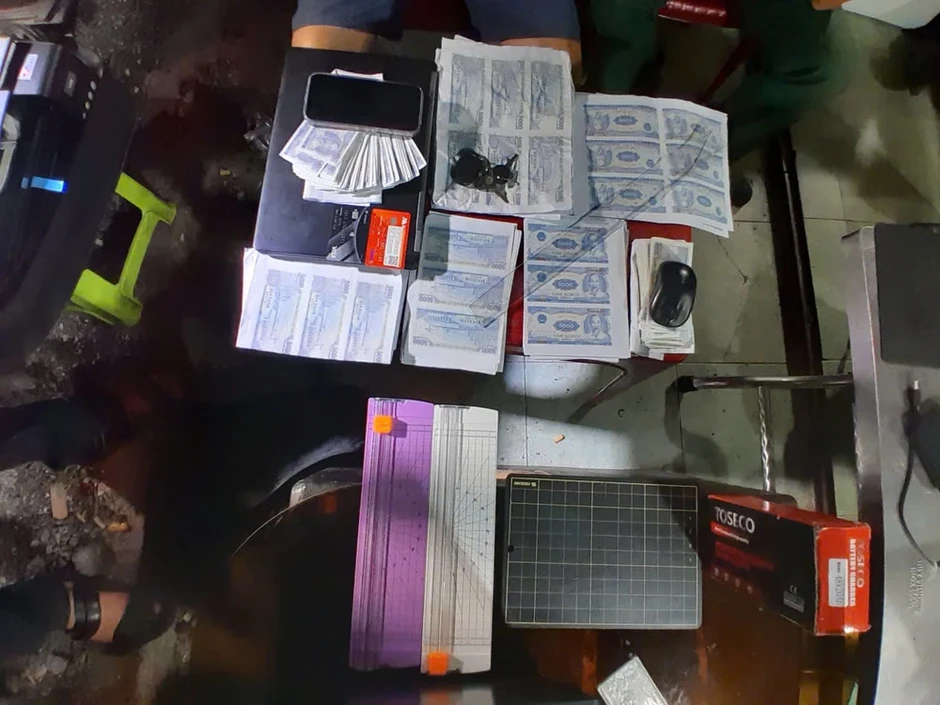 Vác máy in từ Khánh Hòa ra Đà Nẵng, dừng ở đâu in tiền giả tới đó Vác máy in từ Khánh Hòa ra Đà Nẵng, dừng ở đâu in tiền giả tới đó