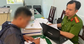 Vào fanpage của công an để bình luận sai sự thật, 2 người bị phạt
