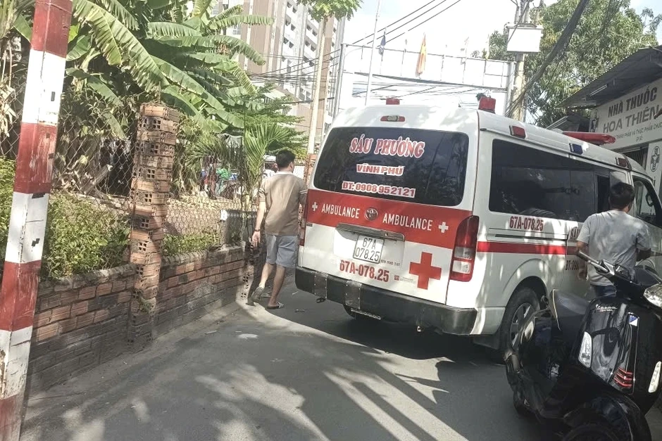 Vây bắt kẻ chém người rồi cố thủ trong nhà trọ ở TPHCM Vây bắt kẻ chém người rồi cố thủ trong nhà trọ ở TPHCM