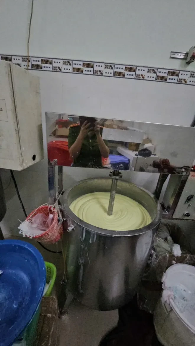 Vén màn “công xưởng kem trộn” mỹ phẩm giả ở TP Hồ Chí Minh Vén màn “công xưởng kem trộn” mỹ phẩm giả ở TP Hồ Chí Minh