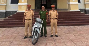 Vi phạm giao thông rồi bỏ chạy vào rừng, để lại chiếc xe bị trộm hơn 1 năm trước