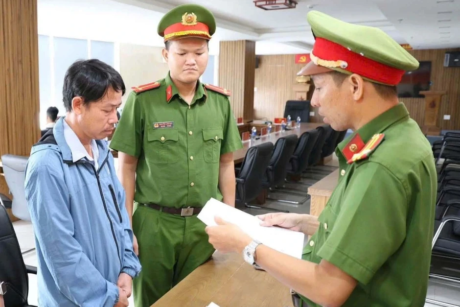 Vi phạm đấu thầu, cựu chuyên viên phòng giáo dục bị bắt Vi phạm đấu thầu, cựu chuyên viên phòng giáo dục bị bắt