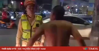 Vi phạm nồng độ cồn gấp đôi mức kịch khung, người đàn ông còn chặn xe CSGT gây náo loạn