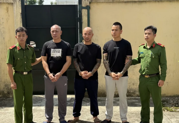 Vì sao Dũng 'trọc' Hà Đông bị khởi tố? Vì sao Dũng 'trọc' Hà Đông bị khởi tố?