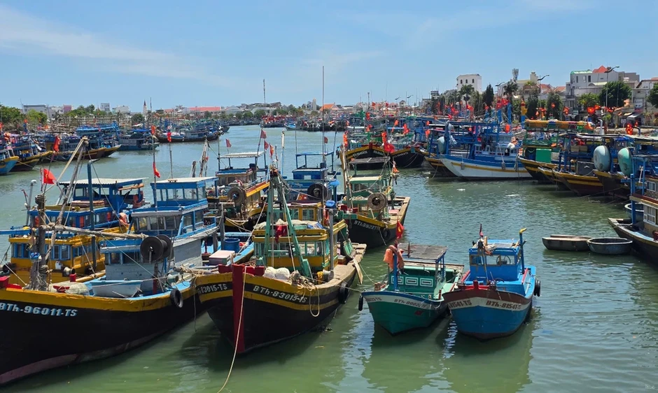 Vì sao giám đốc Trung tâm đăng kiểm tàu cá Lâm Đồng cùng 2 thuộc cấp bị bắt? Vì sao giám đốc Trung tâm đăng kiểm tàu cá Lâm Đồng cùng 2 thuộc cấp bị bắt?