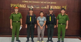 Video Công an TP.HCM khởi tố người đàn ông nuôi chim công