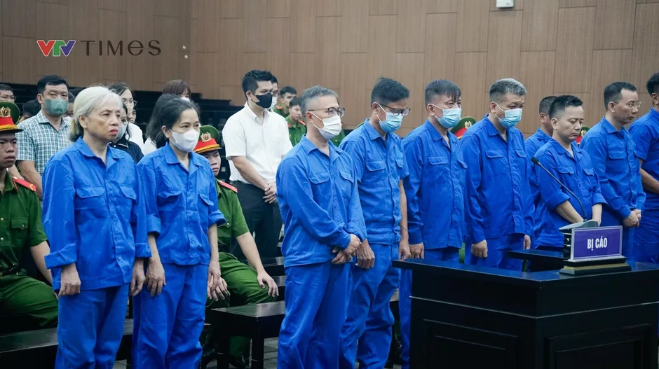Viện Kiểm sát đề nghị 12-13 năm tù đối với cựu Thứ trưởng Nguyễn Bá Hoan về tội nhận hối lộ Viện Kiểm sát đề nghị 12-13 năm tù đối với cựu Thứ trưởng Nguyễn Bá Hoan về tội nhận hối lộ