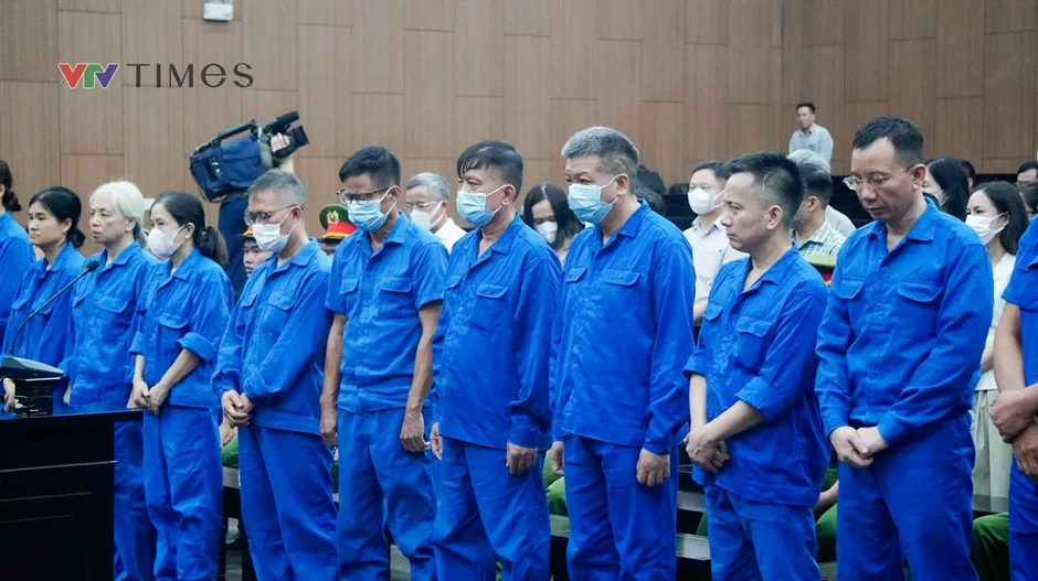 Viện Kiểm sát đề nghị 12-13 năm tù đối với cựu Thứ trưởng Nguyễn Bá Hoan về tội nhận hối lộ Viện Kiểm sát đề nghị 12-13 năm tù đối với cựu Thứ trưởng Nguyễn Bá Hoan về tội nhận hối lộ