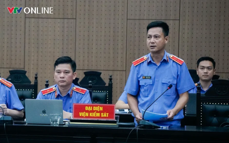 Viện Kiểm sát đề nghị 12-13 năm tù đối với cựu Thứ trưởng Nguyễn Bá Hoan về tội nhận hối lộ Viện Kiểm sát đề nghị 12-13 năm tù đối với cựu Thứ trưởng Nguyễn Bá Hoan về tội nhận hối lộ