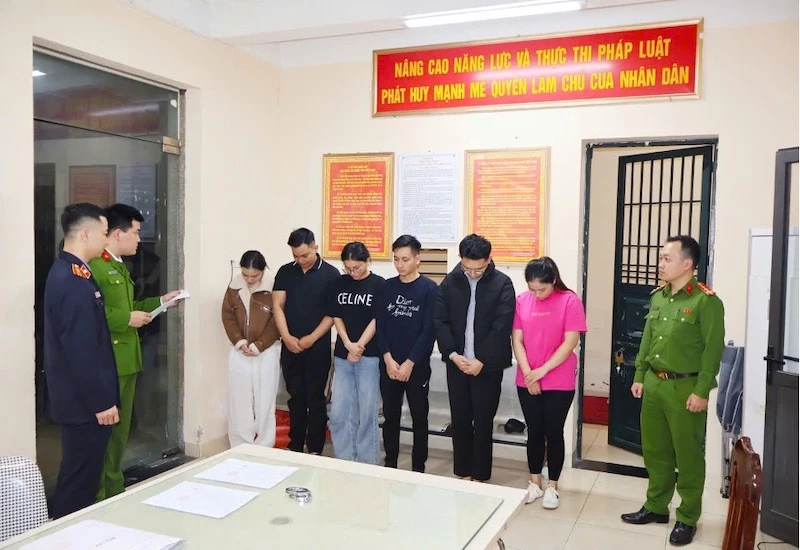 Viện thẩm mỹ quốc tế Vera sử dụng nước muối sinh lý tiêm cho khách nhằm trục lợi Viện thẩm mỹ quốc tế Vera sử dụng nước muối sinh lý tiêm cho khách nhằm trục lợi