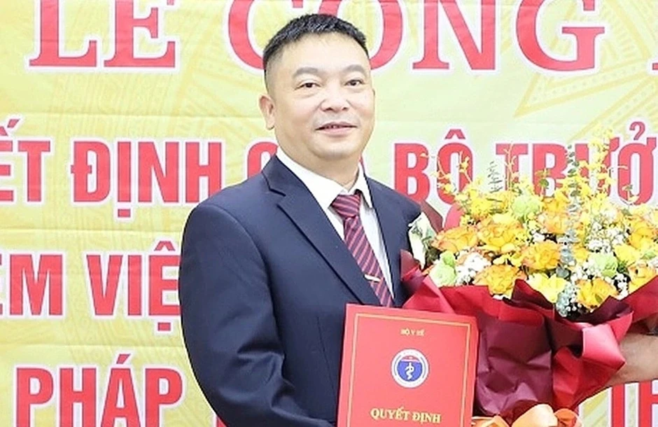 Viện trưởng Pháp y tâm thần nhận 3 tỷ đồng để 'tạo vỏ bọc' cho tội phạm Viện trưởng Pháp y tâm thần nhận 3 tỷ đồng để 'tạo vỏ bọc' cho tội phạm